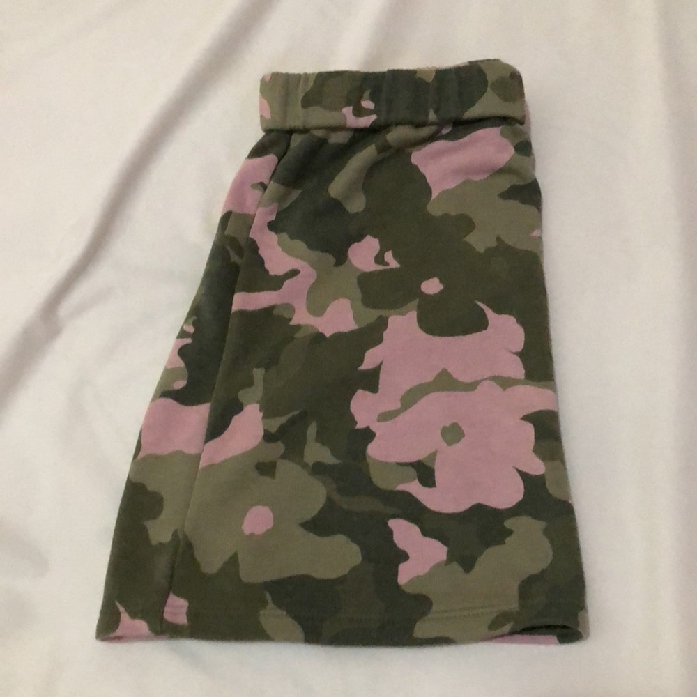 Skirt - Picture 2 of 3